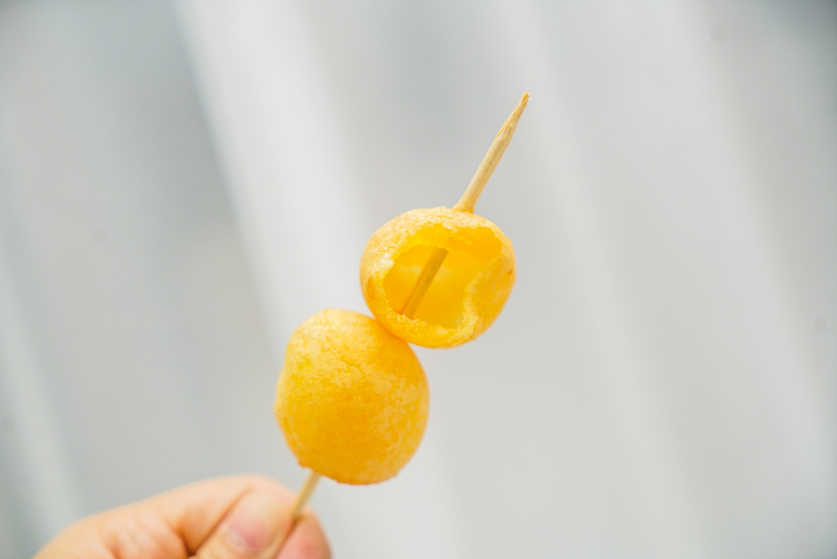 新莊地瓜球｜一顆只要2.5元的手工QQ地瓜球,在地飄香26的排隊小吃『新莊QQ球』新莊排隊美食推薦 @梅格(Angelababy)享樂日記