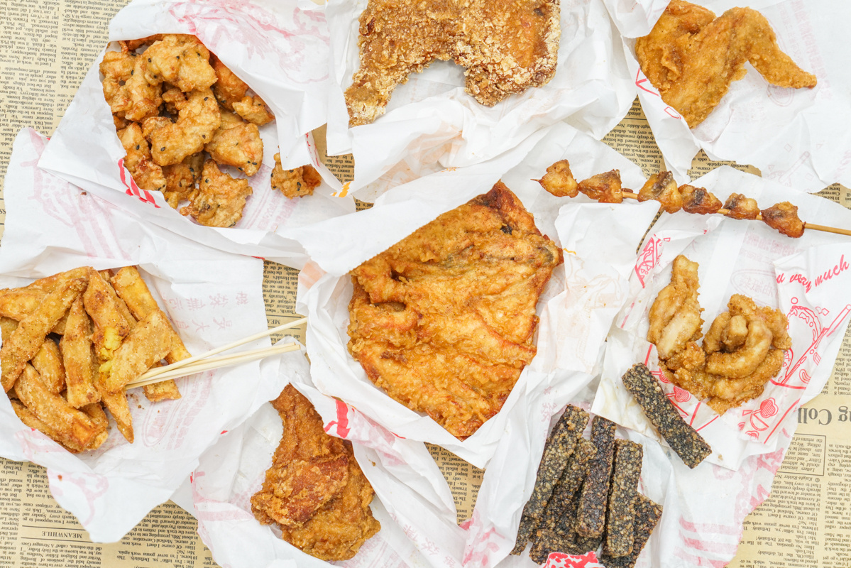 新莊美食｜排隊無盡頭的無名炸雞、台北雞排30塊雞翅15塊哪裡找『福壽街 無名鹹酥雞』 @梅格(Angelababy)享樂日記