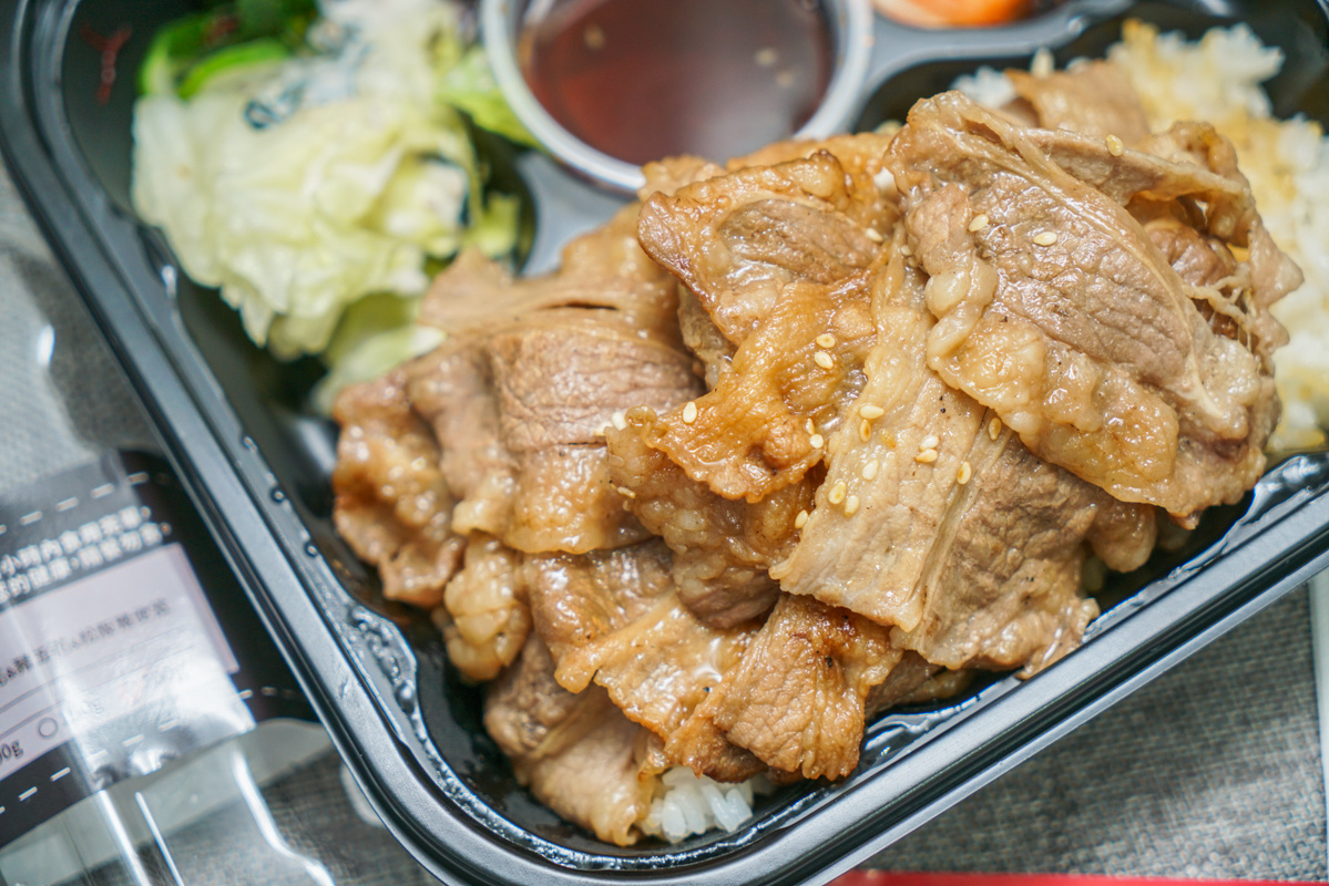 外帶燒肉LIKE|170元起就吃得到日本來台的超人氣燒肉『燒肉LIKE』新莊必吃燒肉、新莊宏匯排隊美食、外帶烤肉便當 @梅格(Angelababy)享樂日記