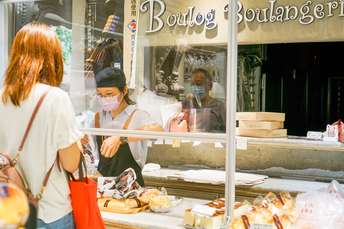 大直美食｜在地人最愛的歐式麵包店、吃滿版三星蔥麵包不用跑宜蘭了『布洛烘焙坊』 @梅格(Angelababy)享樂日記