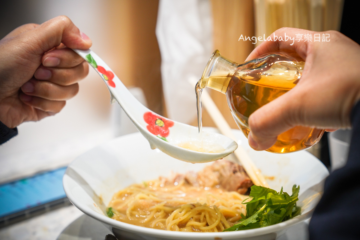 中山區排隊拉麵｜號稱台北第一美味的湯濃拉麵『勝王』菜單、加麵免費 @梅格(Angelababy)享樂日記