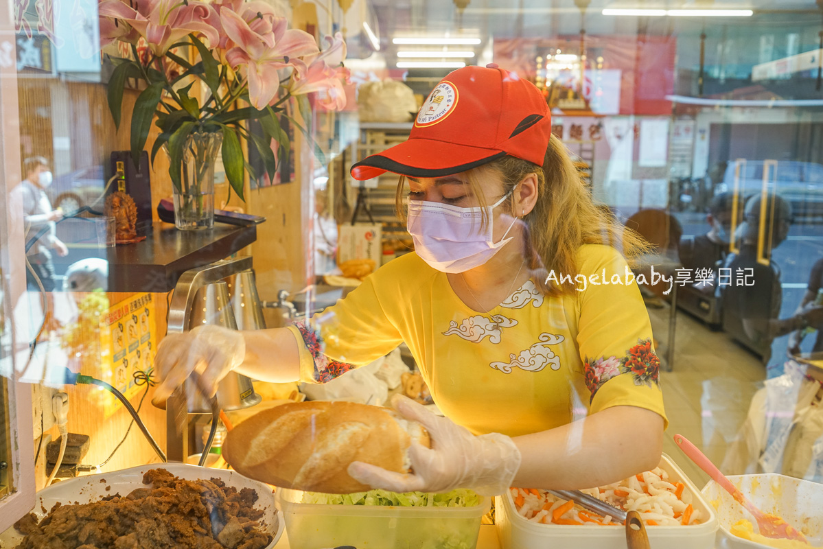 台中排隊美食｜最好吃的爆料越南麵包『Lo Banh Mi Pasteur &#8211; 台中越南法國麵包』菜單、現場烘烤法國麵包 @梅格(Angelababy)享樂日記