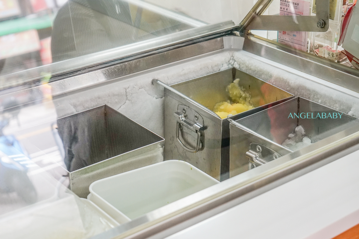 台中大里美食｜在地飄香10年手工傳奇冰淇淋、冰磚「松盈傳奇冰淇淋」價格 @梅格(Angelababy)享樂日記