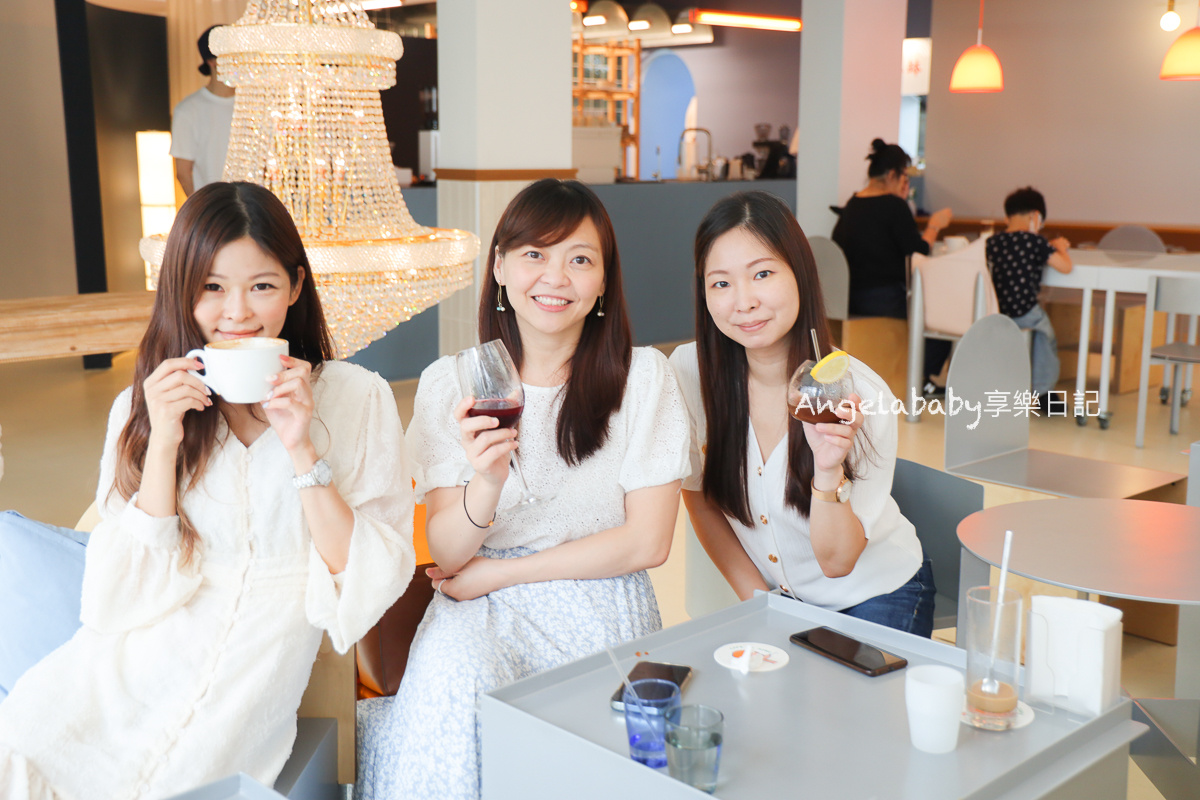 忠孝復興咖啡、早午餐｜一秒飛韓國的雪白咖啡『Cafejiasong咖央』價格、插座不限時咖啡 @梅格(Angelababy)享樂日記