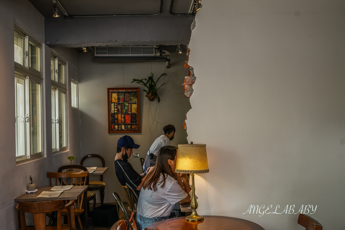 內湖咖啡、西湖站美食｜隱身在都市裡的老宅咖啡『Caffè Le MANI 琢手咖啡』菜單 @梅格(Angelababy)享樂日記
