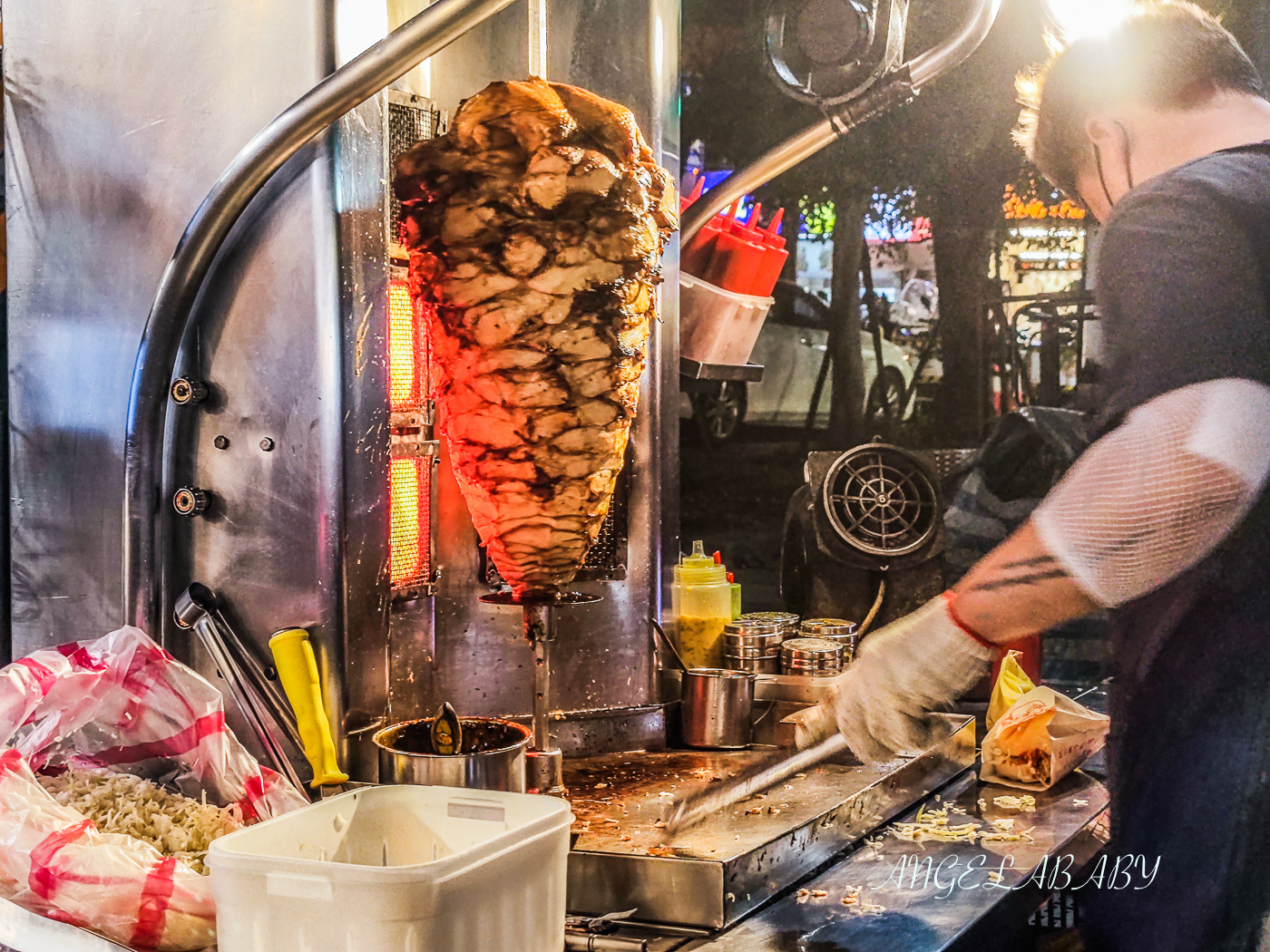 蘆洲夜市美食｜有九種口味的人氣排隊沙威瑪『Boss沙威瑪』一個50元 @梅格(Angelababy)享樂日記