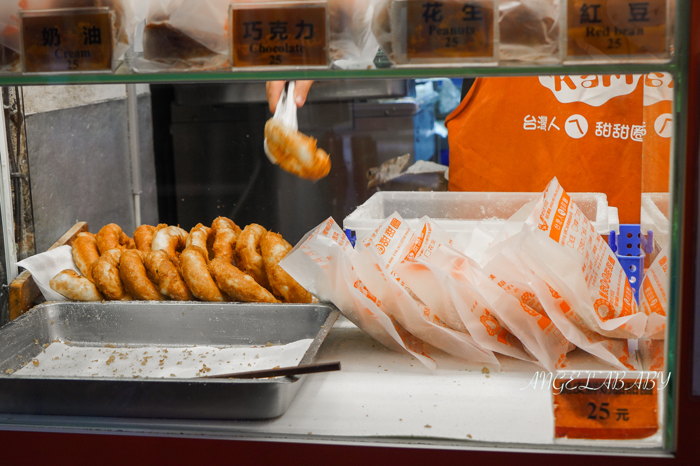華陰街美食｜連日本人也大愛的排隊甜甜圈『台灣人ㄟ甜甜圈 台北店(ドーナツ)』均一價25元 @梅格(Angelababy)享樂日記