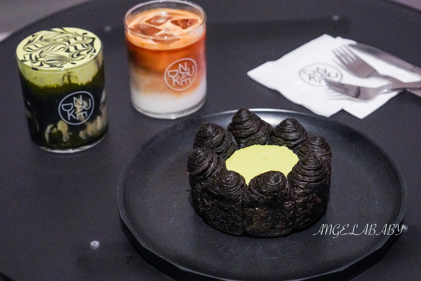 聖水洞藝術咖啡廳｜極黑美感的岩漿抹茶可頌『NUDAKE Seongsu』菜單價格 @梅格(Angelababy)享樂日記