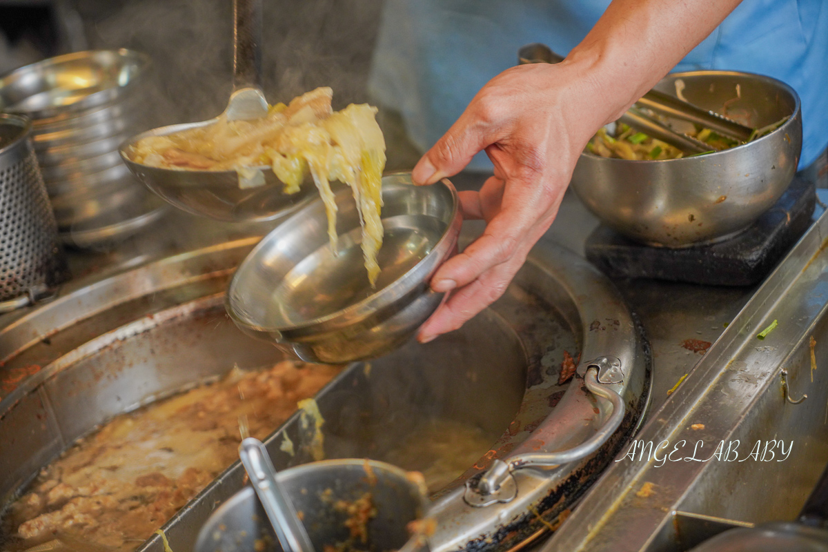 新竹城隍廟美食｜飄香90年的人氣肉燥飯『柳家肉燥飯』菜單價格 @梅格(Angelababy)享樂日記