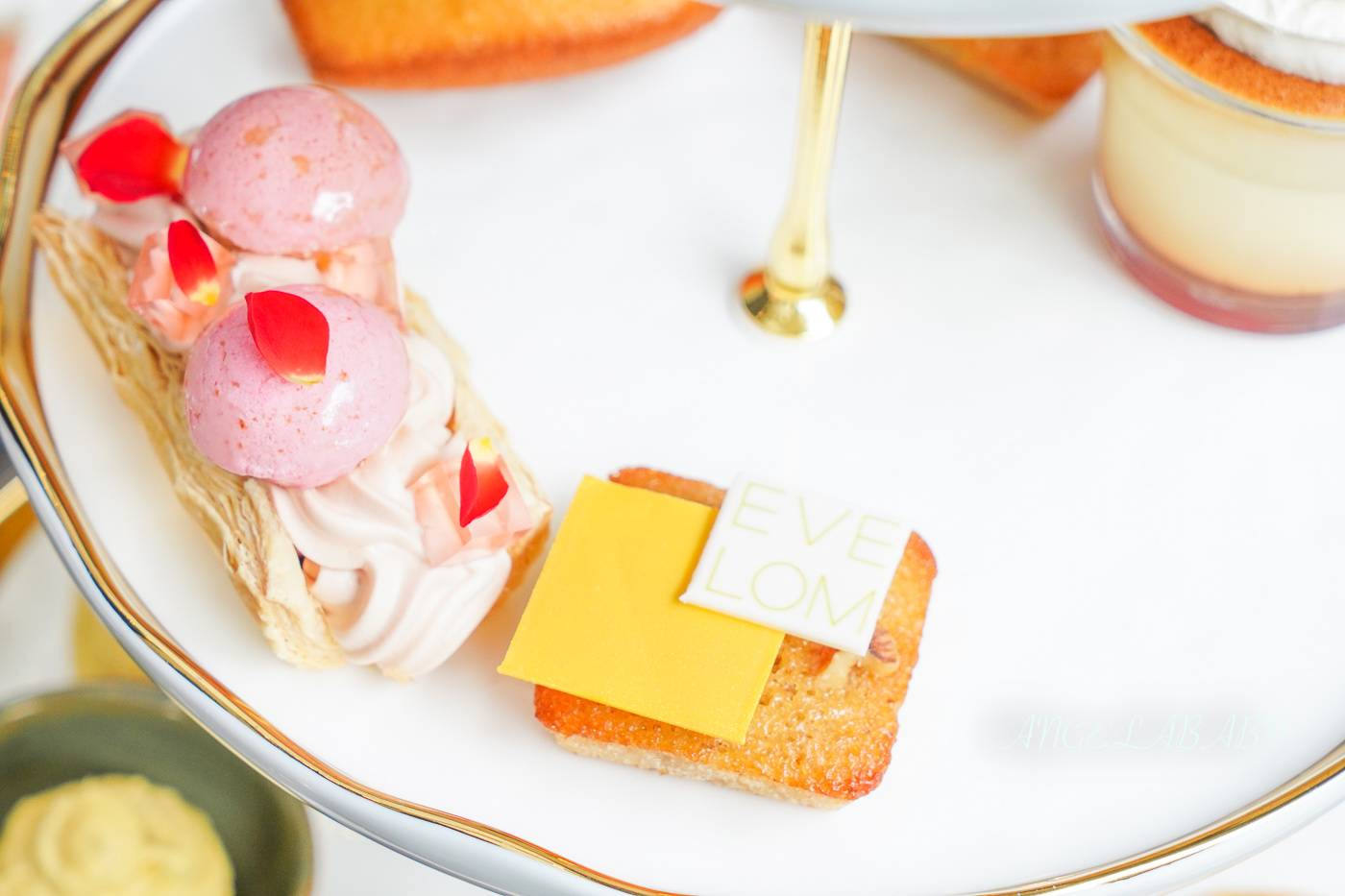 台北萬豪酒店Lobby Lounge與英國頂級護膚品牌EVE LOM聯名下午茶、加贈EVE LOM 豪華明星體驗組（價值2,655元） @梅格(Angelababy)享樂日記