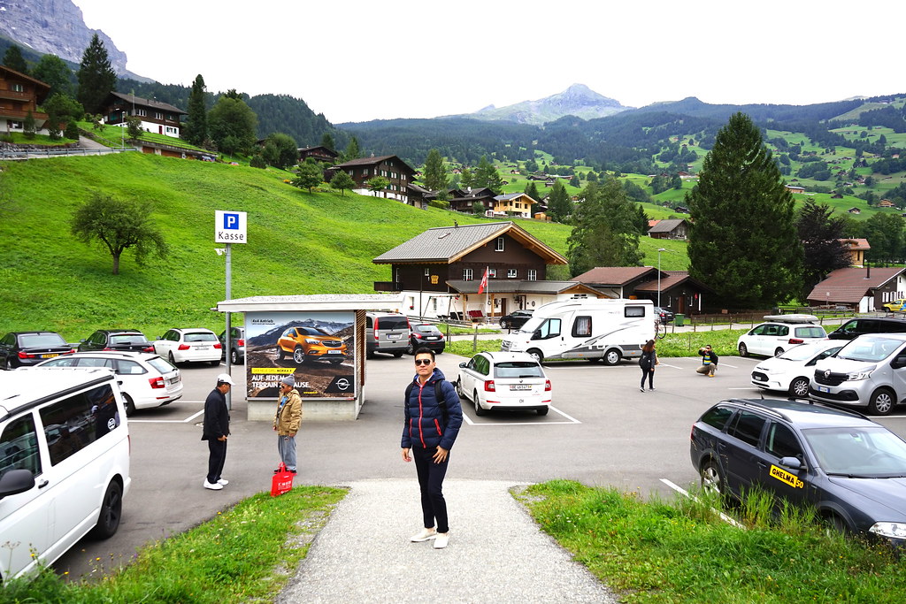 瑞士必訪的少女峰.媲美格林童話的德林格瓦車站.購買瑞士蓮最便宜的地方.少女峰鐵路長 9.3 公里沿途好風光 @梅格(Angelababy)享樂日記