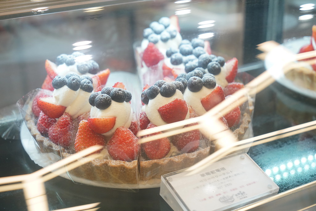 來自日本神戶的超人氣甜點店 KOBE SWEETS CAFE 神戶果實 微風南山排隊美食 草莓季 草莓捲 信義區甜點 @梅格(Angelababy)享樂日記