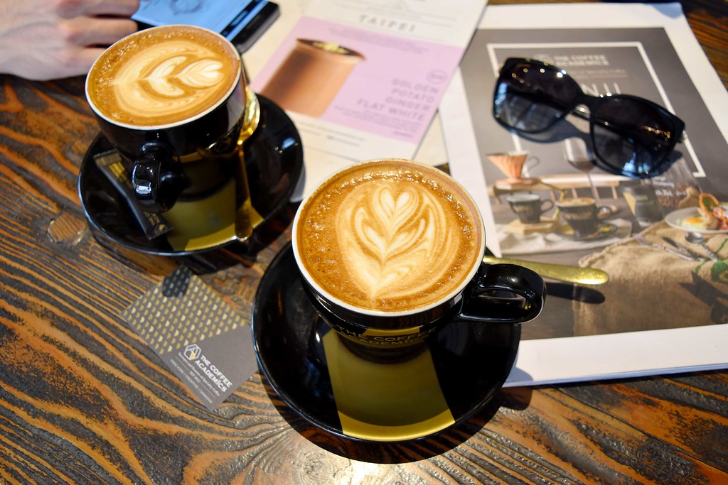 香港銅鑼灣 獲選世界最美咖啡店之一 #THE COFFEE ACADEMICS  旗艦店 ＃人文咖啡 ＃哈利波特 @梅格(Angelababy)享樂日記
