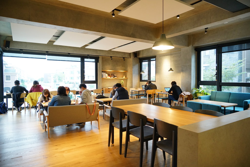 林口好咖啡 Walk in cafe 清水模文青咖啡店 不限時、提供插座、wifi 空中花園 @梅格(Angelababy)享樂日記