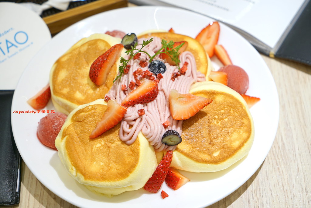 來自北海道小樽的LeTAO 空氣感舒芙蕾鬆餅 期間限定草莓蒙布朗 松菸下午茶推薦 免費插座提供 親子餐廳 @梅格(Angelababy)享樂日記