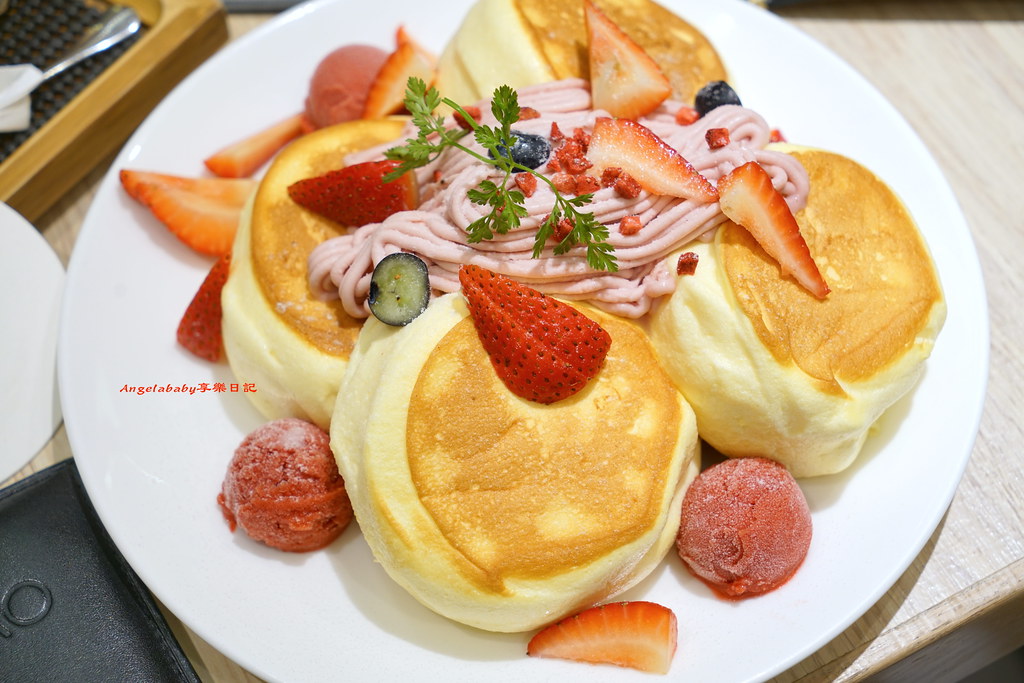 來自北海道小樽的LeTAO 空氣感舒芙蕾鬆餅 期間限定草莓蒙布朗 松菸下午茶推薦 免費插座提供 親子餐廳 @梅格(Angelababy)享樂日記