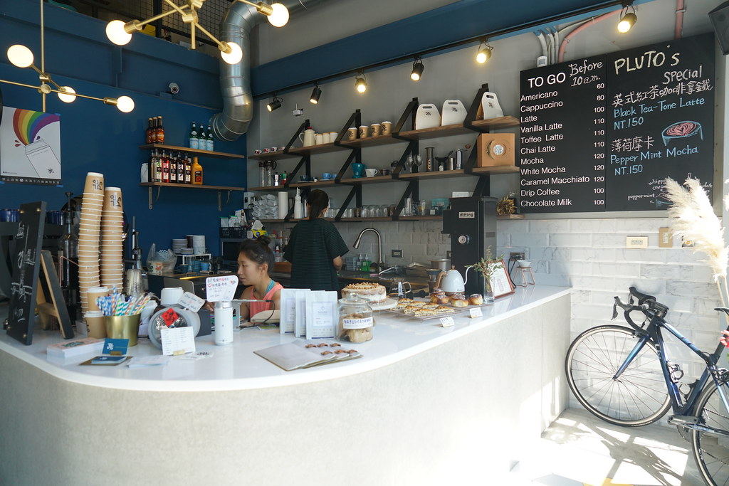 台中南屯區美食｜加州風輕食咖啡推薦『Pluto Espressoria 美國加州風咖啡』外帶咖啡、 Free WIFI 插座咖啡 @梅格(Angelababy)享樂日記
