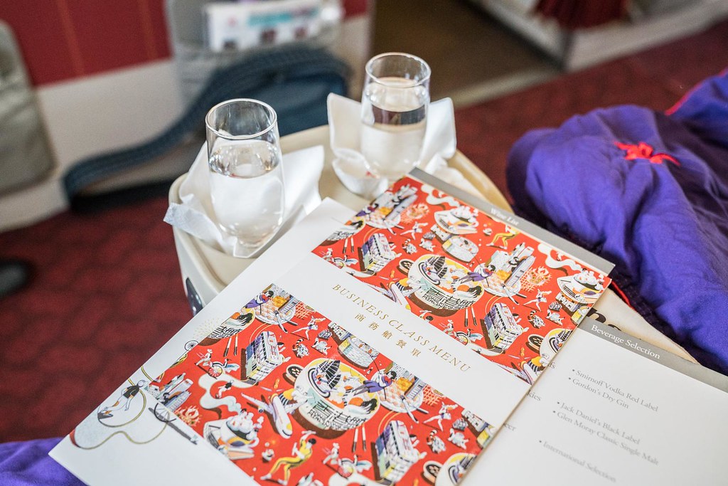 香港航空商務艙 免費機場貴賓室x飛機平躺最舒適x機上餐 @梅格(Angelababy)享樂日記