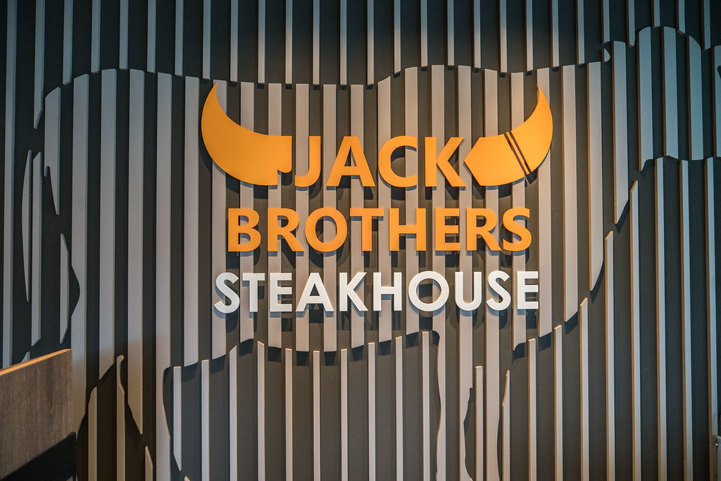 台北平價牛排首選｜Jack Brothers Steakhouse 傑克兄弟牛排館 、美國冷藏牛肉專門店、美味必點：紐約客牛排、390元起的頂級牛排選擇、球賽餐廳 @梅格(Angelababy)享樂日記