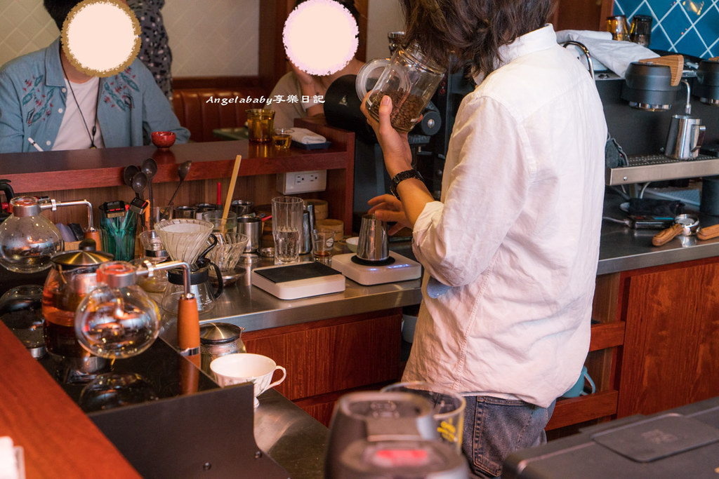 台北唯一手沖咖啡喝到飽｜鵲kasasagi coffee roasters 地平線下的東洋咖啡世界、不限時插座咖啡、超美味手工布丁、草莓奶油烤吐司 @梅格(Angelababy)享樂日記