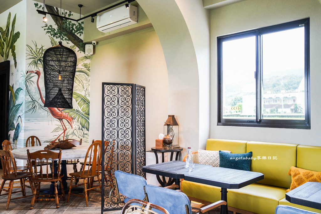 蒔花 DailyBlossom Cafe &#038; More｜宜蘭礁溪最美的白色建築、融合希臘、摩洛哥風情的絕美空間、礁溪咖啡輕食、ig打卡熱門推薦、內有菜單、提供免費停車 @梅格(Angelababy)享樂日記