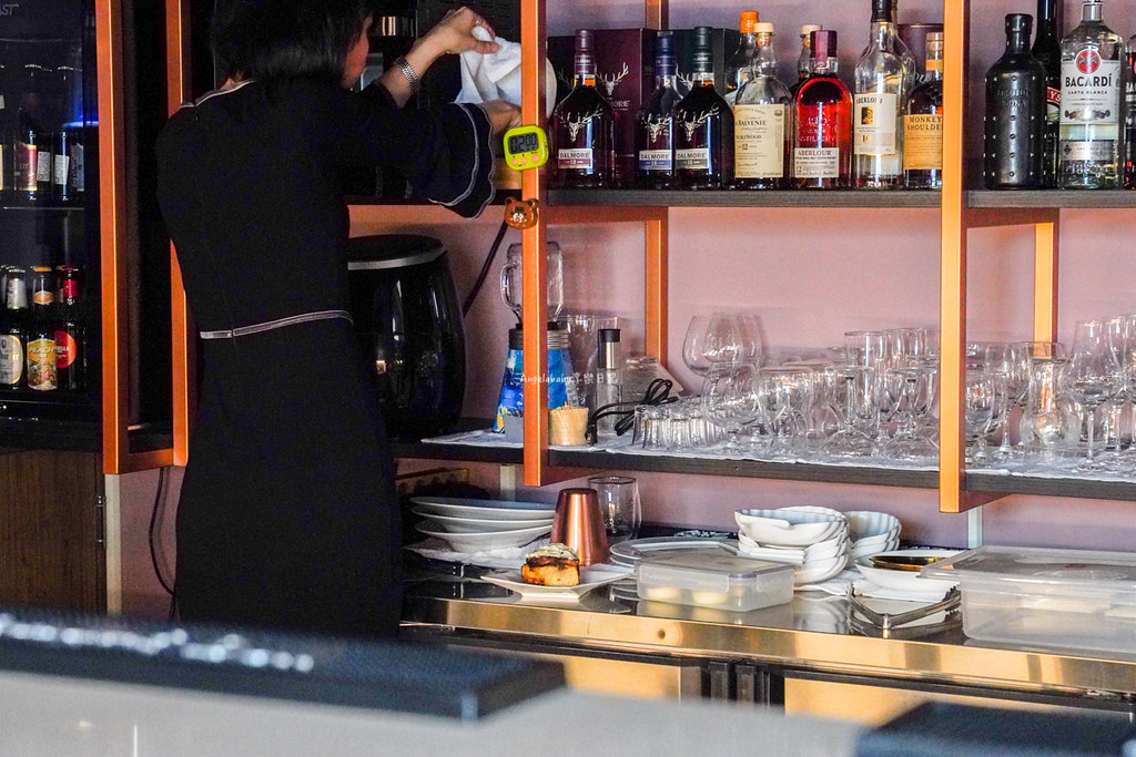 新莊隱藏版華麗莫斯科風咖啡酒吧『Unicorn Cafe &#038; Bar』必吃限量奶油起司佐萊姆酒肉桂捲、新莊下午茶、不限時插座咖啡 @梅格(Angelababy)享樂日記