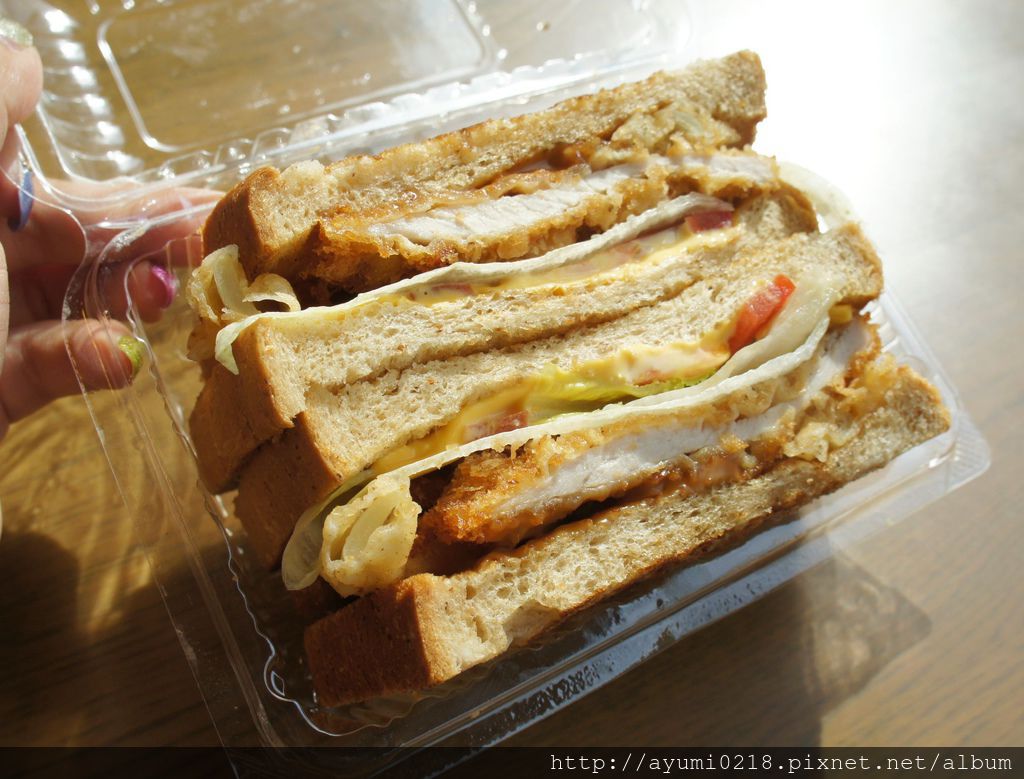 西湖站早餐推薦 花生醬豬排三明治  美好的一天從早餐開始 @梅格(Angelababy)享樂日記