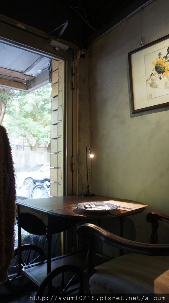 信義 雅痞Art Reading Cafe (雅痞書店)..中世紀歐風咖啡&#038;書店 @梅格(Angelababy)享樂日記