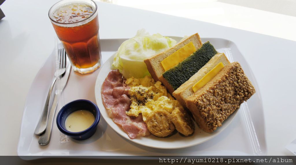 【台北‧華山市場】丘比手作土司早午餐(Cube Brunch)。全台北最便宜的早午餐標竿．．洗澡盆沙拉等你來挑戰 @梅格(Angelababy)享樂日記