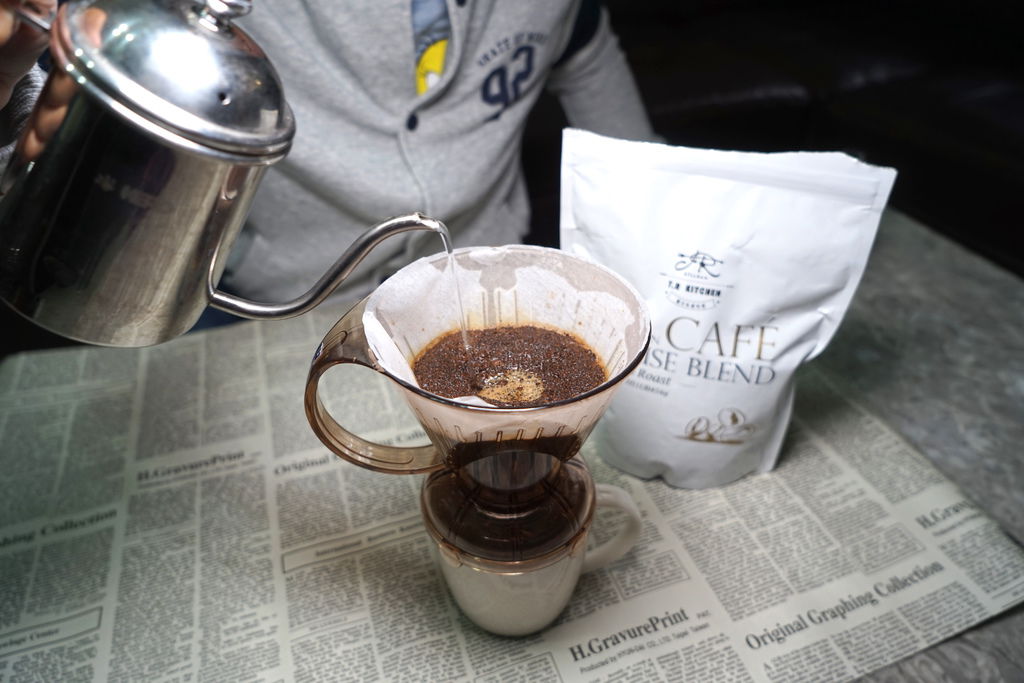 咖啡癮 嚴選五大產區的阿拉比卡咖啡豆 ＃T.R Kitchen House Blend #中深烘焙咖啡豆 @梅格(Angelababy)享樂日記